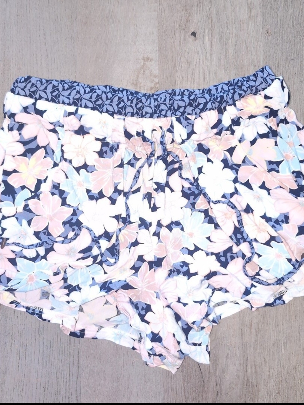 Womens medium super cute shorts with flower print- worn once!